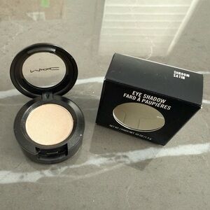MAC Eyeshadow Single Pod - Satin Finish - SHROOM